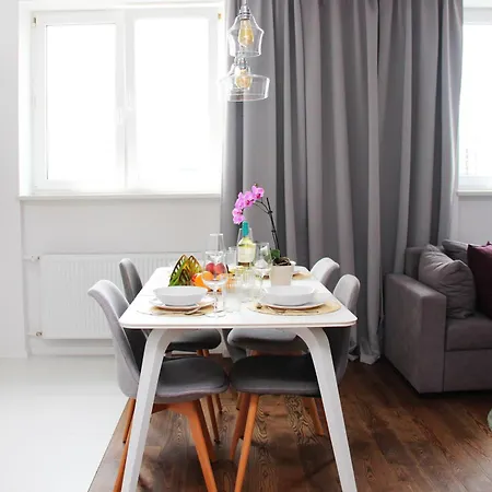 1-Bedroom Warsaw Noakowskiego Apartment With City View Exterior photo