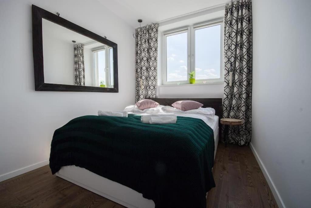 Apartment 1-bedroom Noakowskiego With View Warsaw