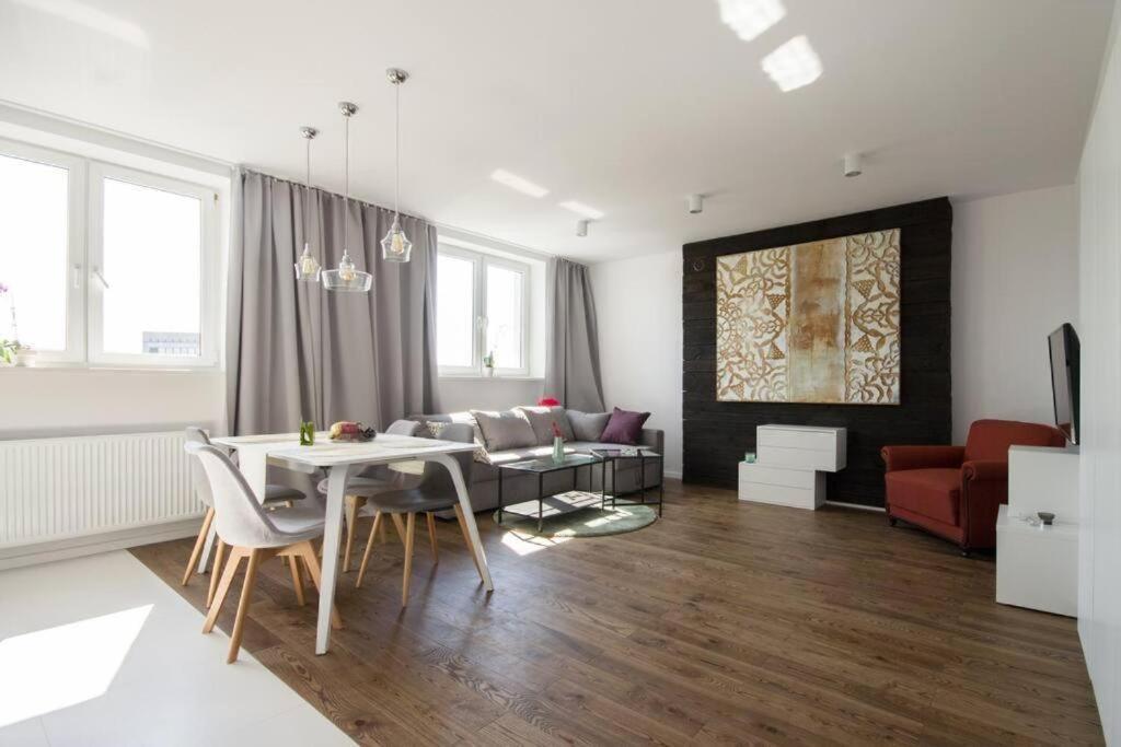 1-bedroom Noakowskiego With View *